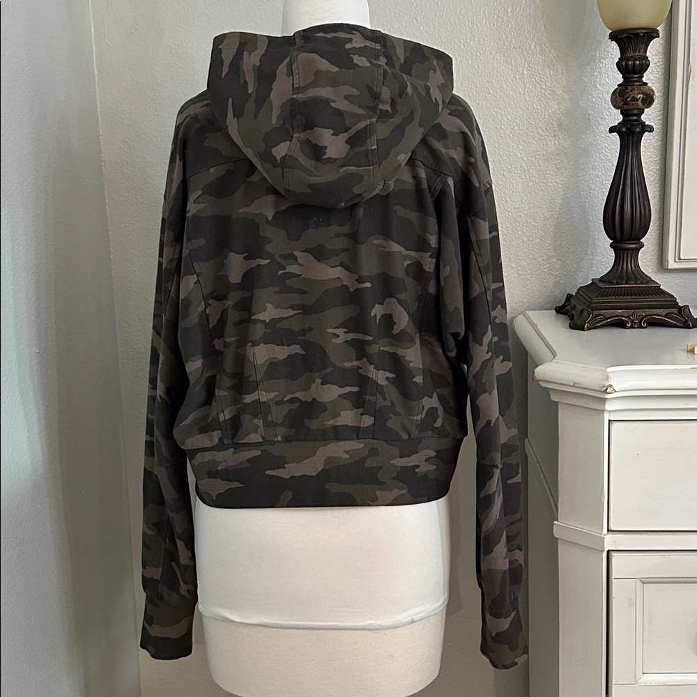 Athleta Farallon‎ Pullover Hoodie Green Camo Size Small/Medium - Picture 4 of 14